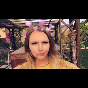 Meet your Posher, Britta